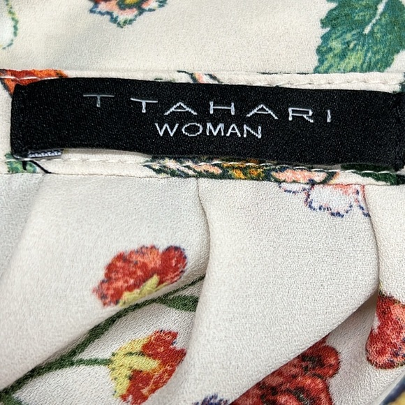 Beautiful floral top - Picture 10 of 10